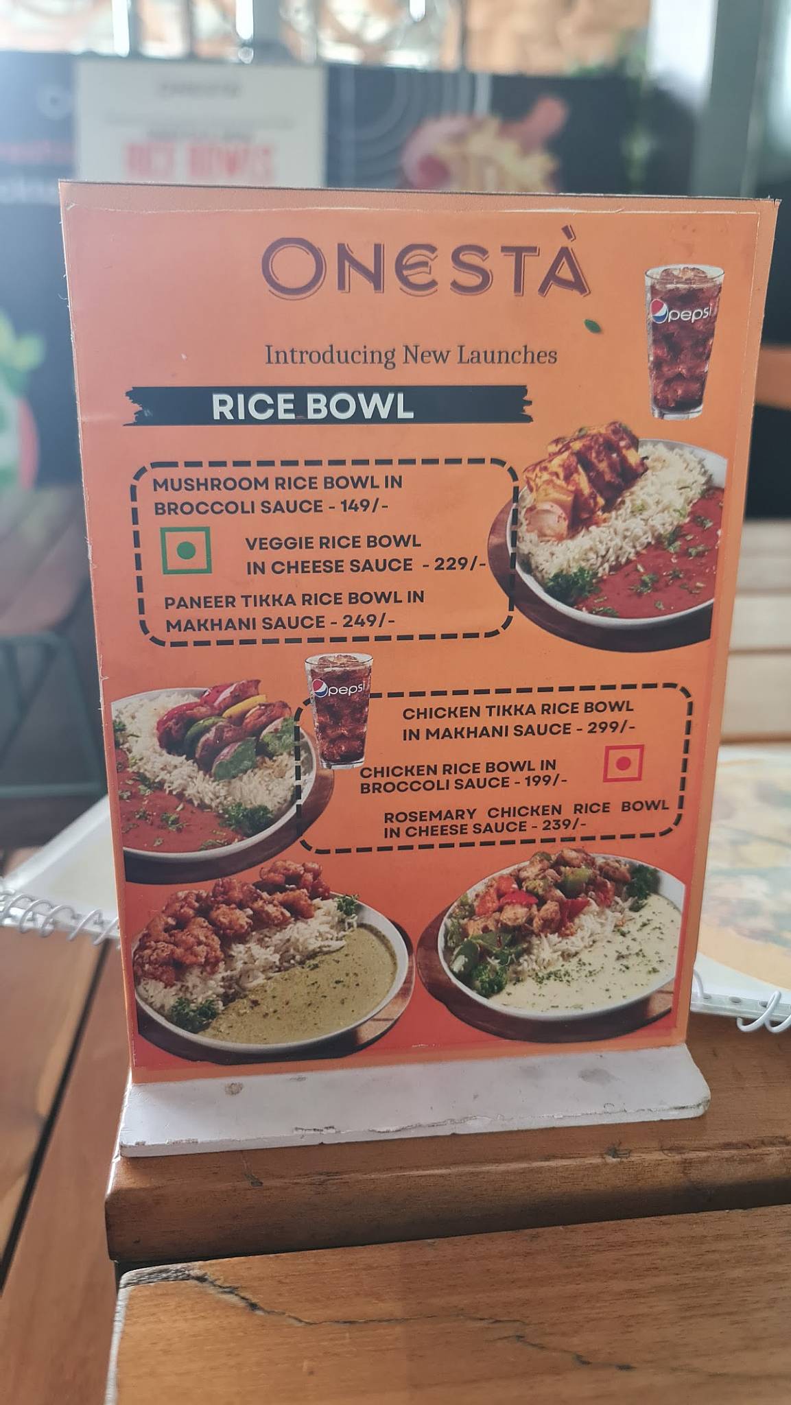 Onesta Magarpatta, Pune menu