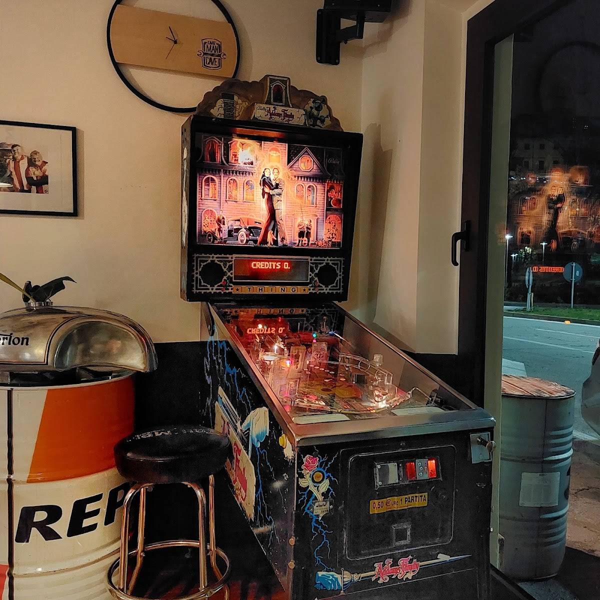Menu di Man Cave Café 