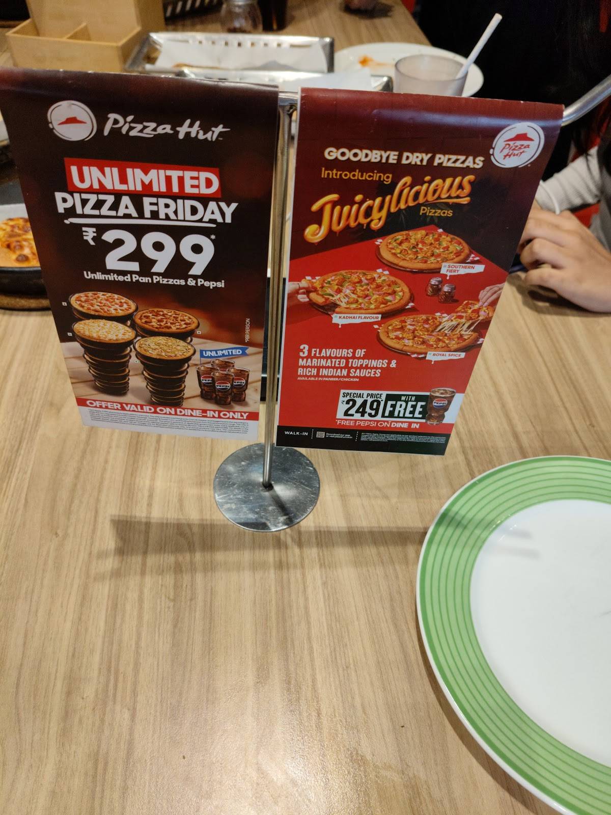 Pizza Hut Magnum Mall (Kakde), Pune menu