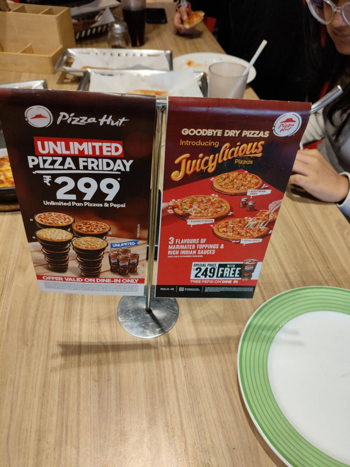 Pizza Hut Magnum Mall (Kakde), Pune menu
