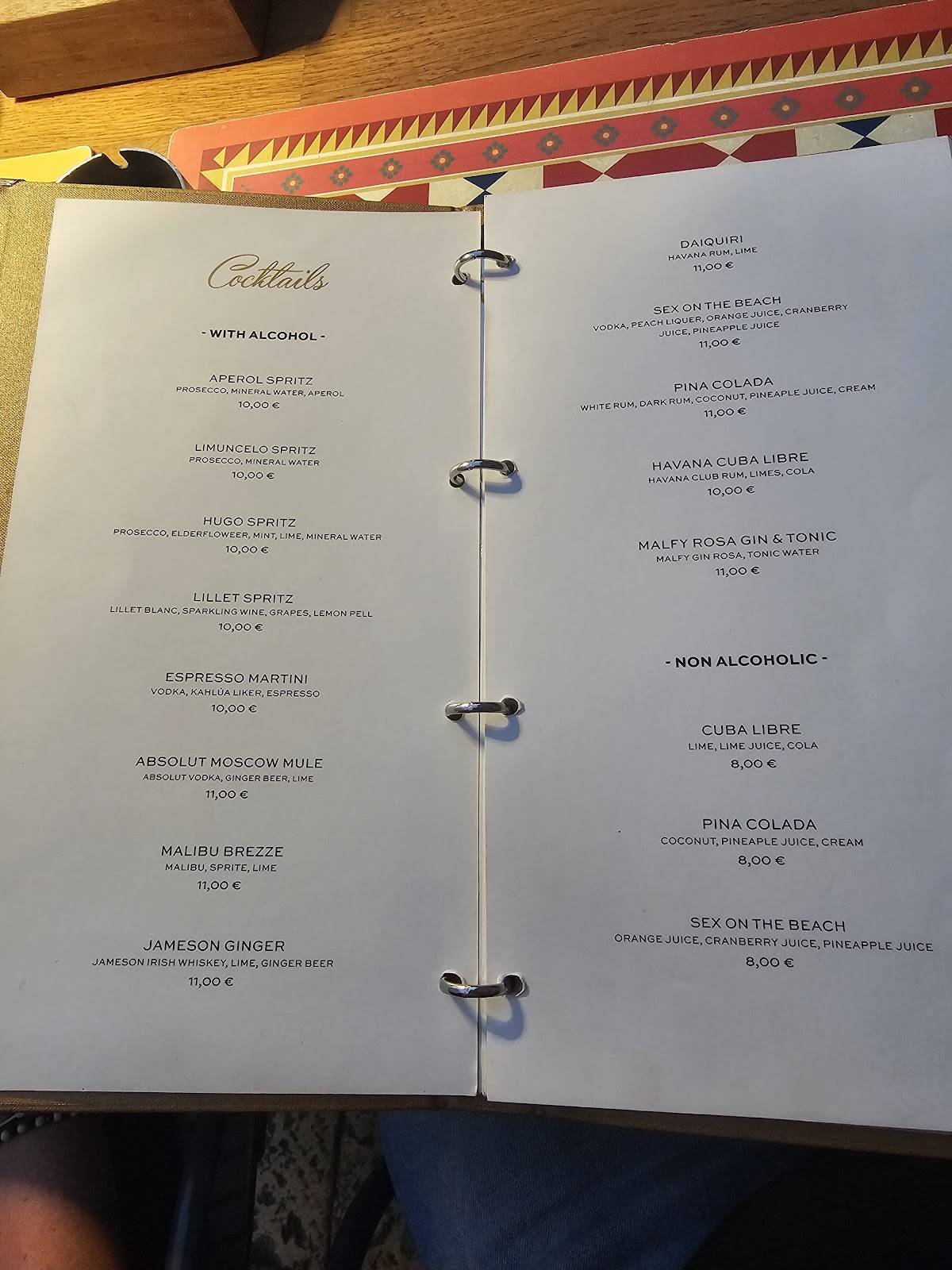 Menu di Cocopazzo Wine and Dine Bar 