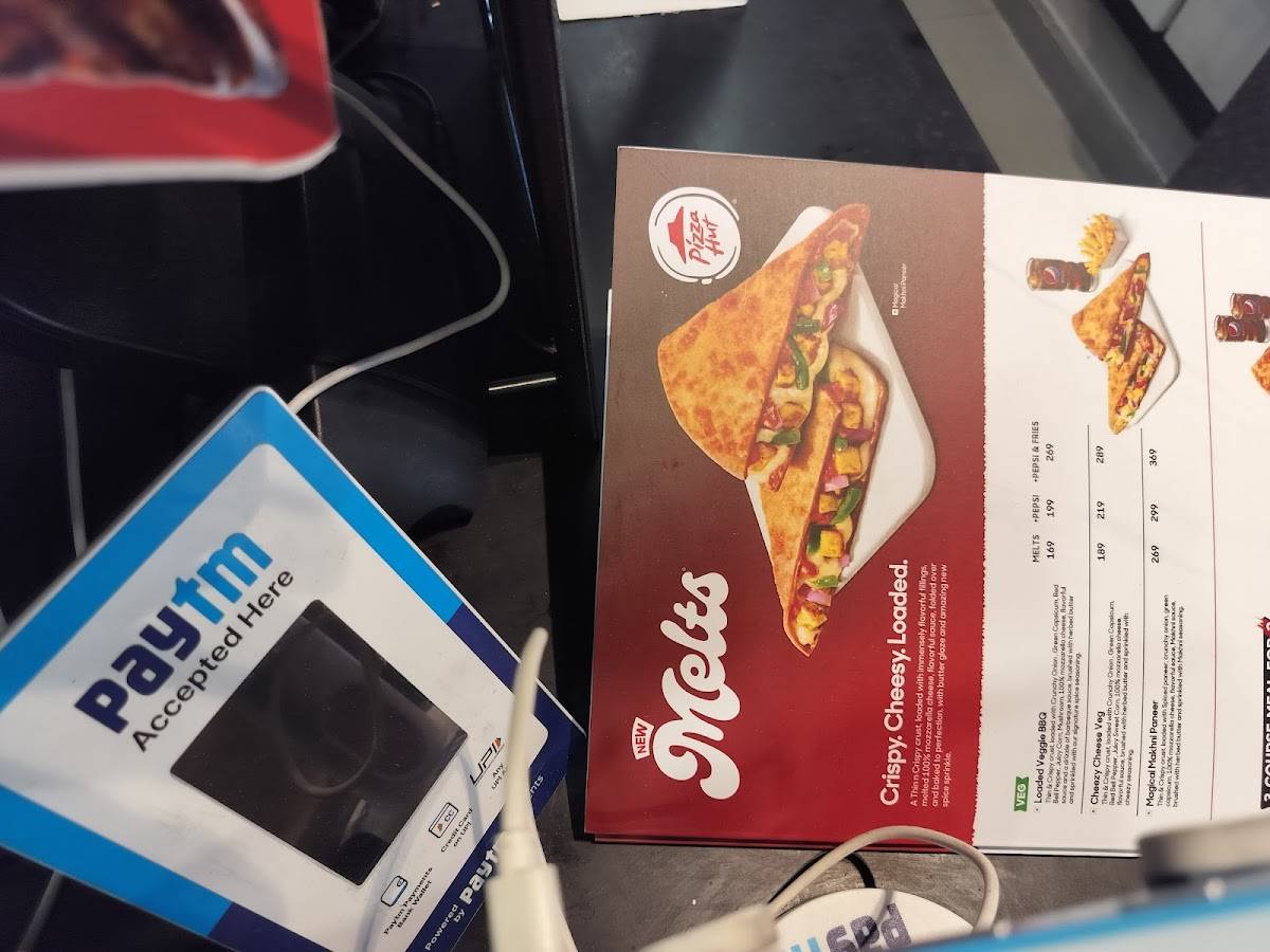 Pizza Hut Atlanta Mall, Surat menu