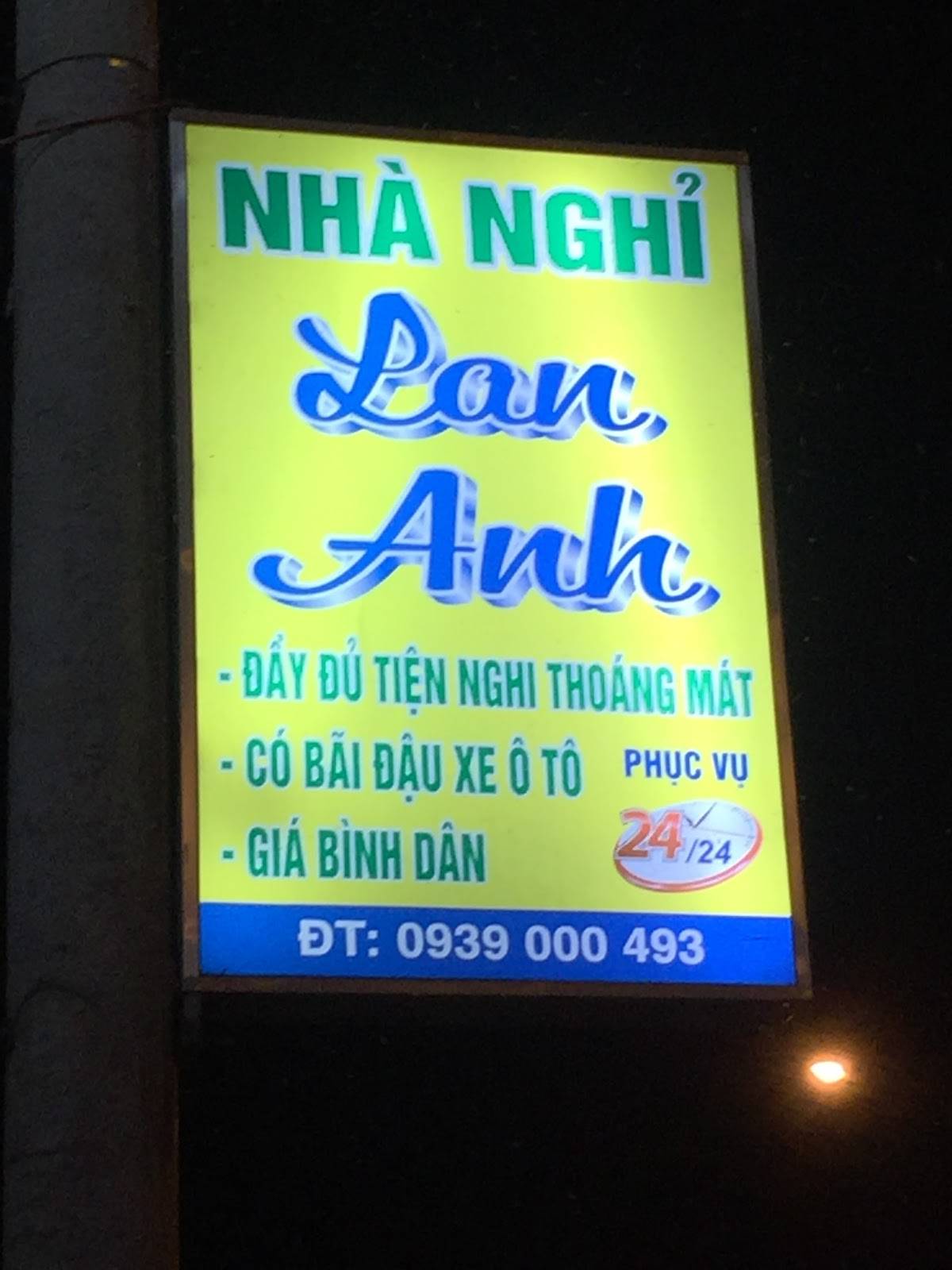 Menu at Quán Lẩu Quạt Mo restaurant, Vietnam
