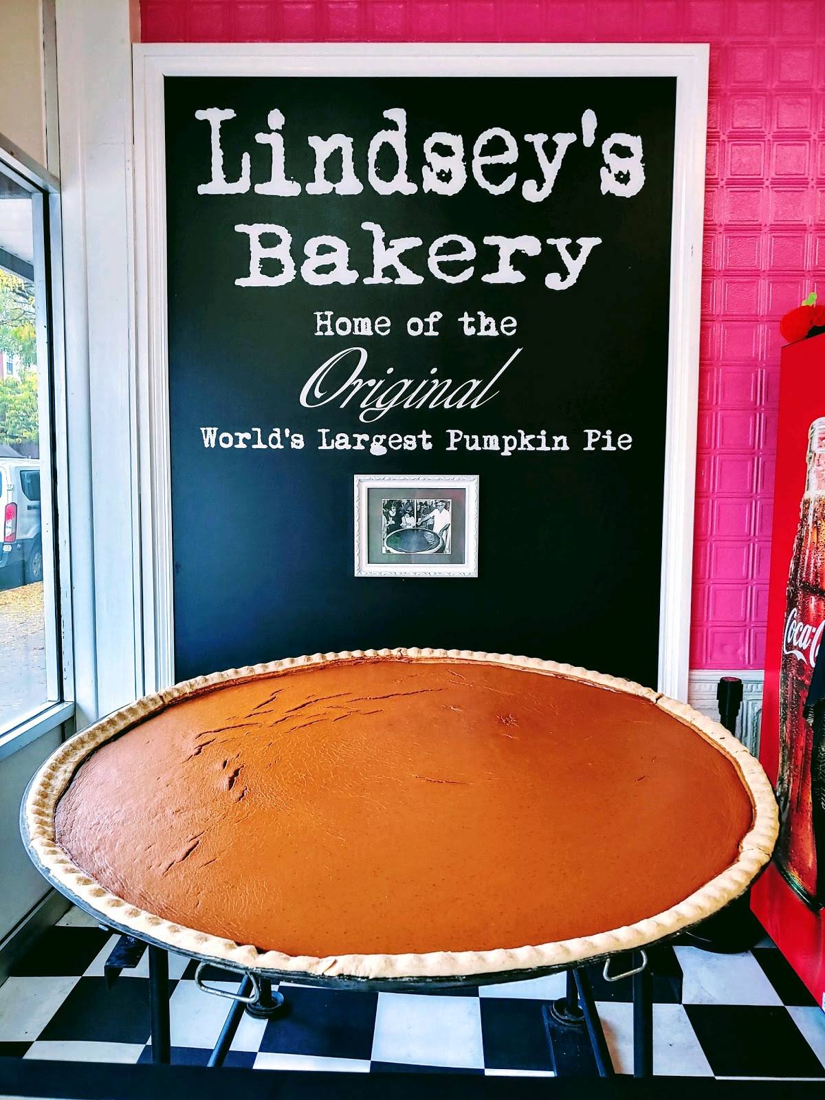 Menu at Lindsey's Bakery, Circleville