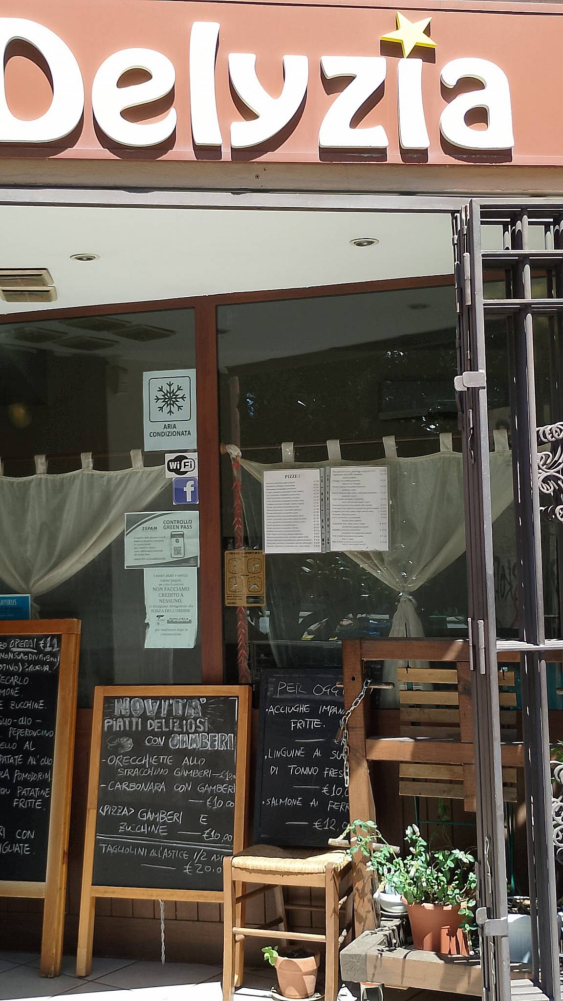 Menu di Delyzia di Yang Fan 