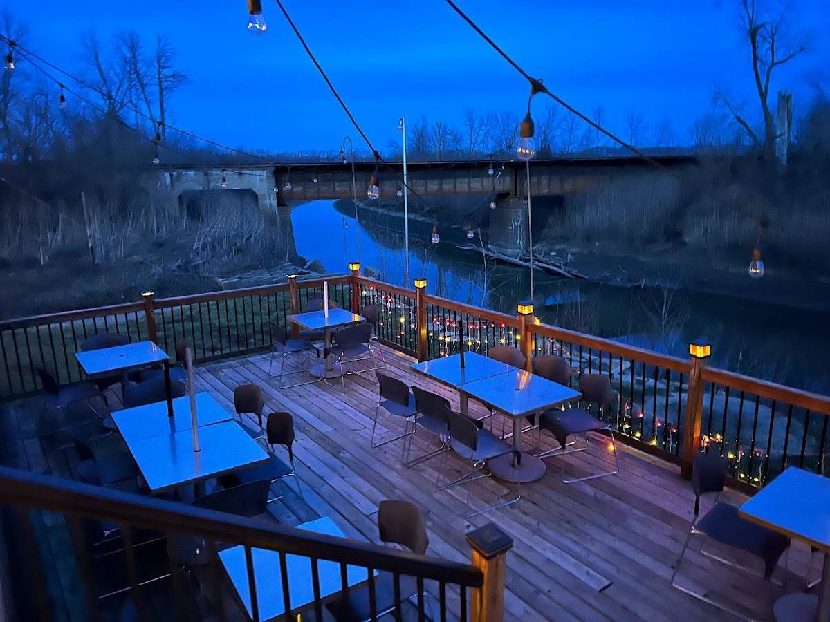 Menu at Catfish Charlie’s Restaurant & Lounge, Wellington, MO224