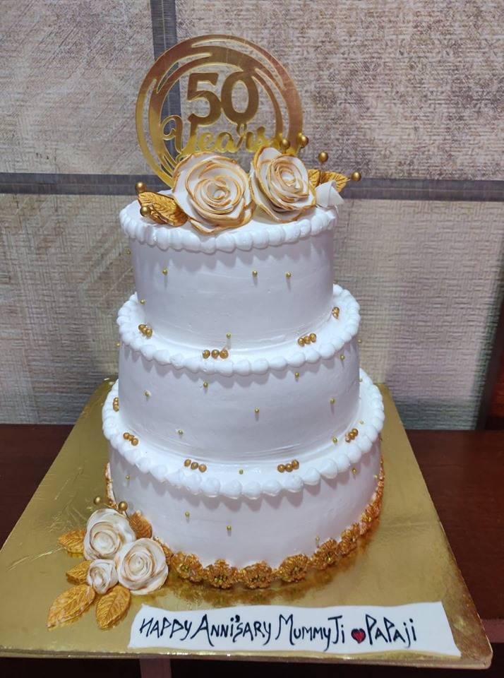 Chocomania : Chocolates & Cakes Studio menu