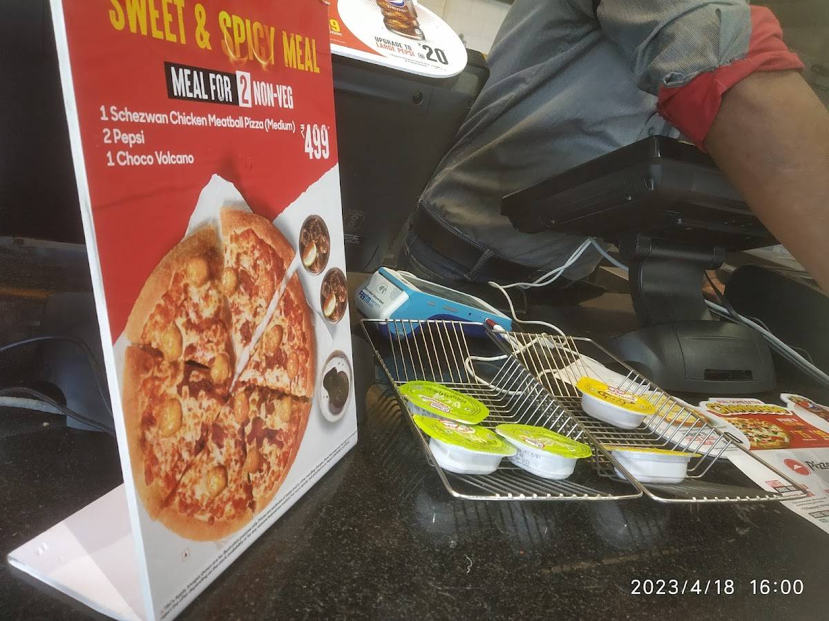 Pizza Hut Kottaramattom, Pala menu