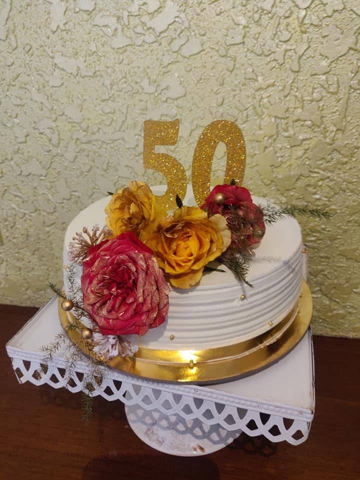 Chocomania : Chocolates & Cakes Studio menu