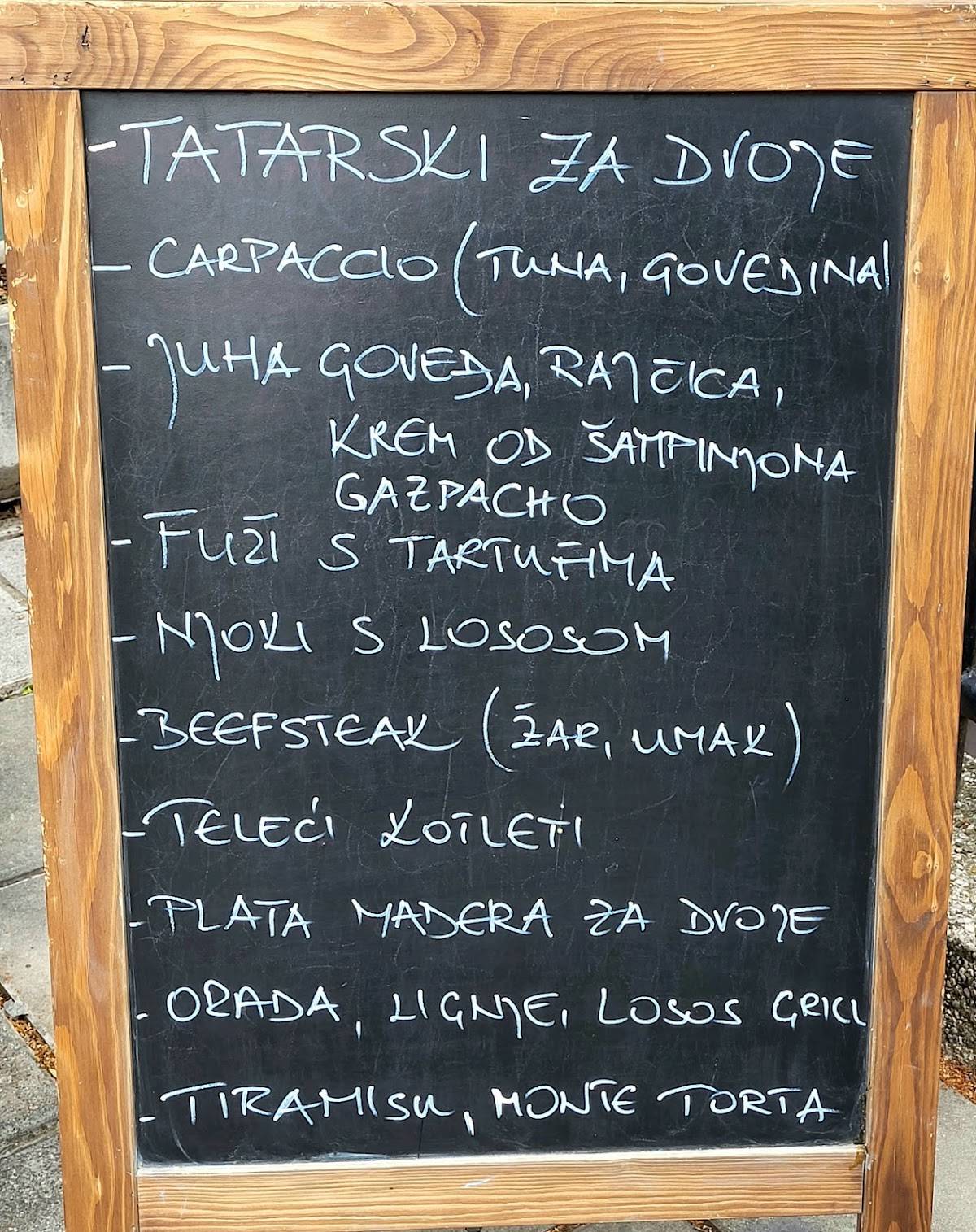 Menu di Restoran Madera 