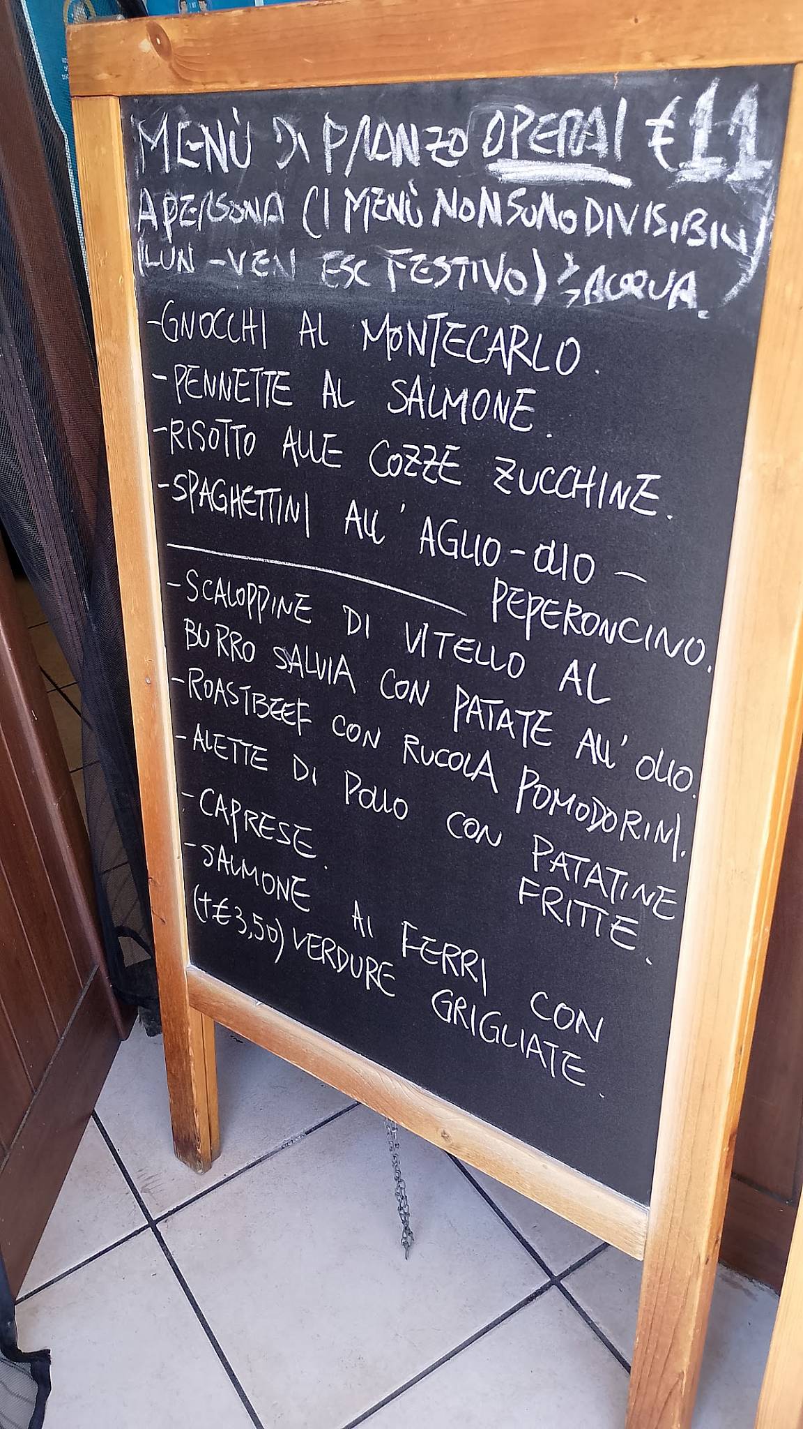 Menu di Delyzia di Yang Fan 