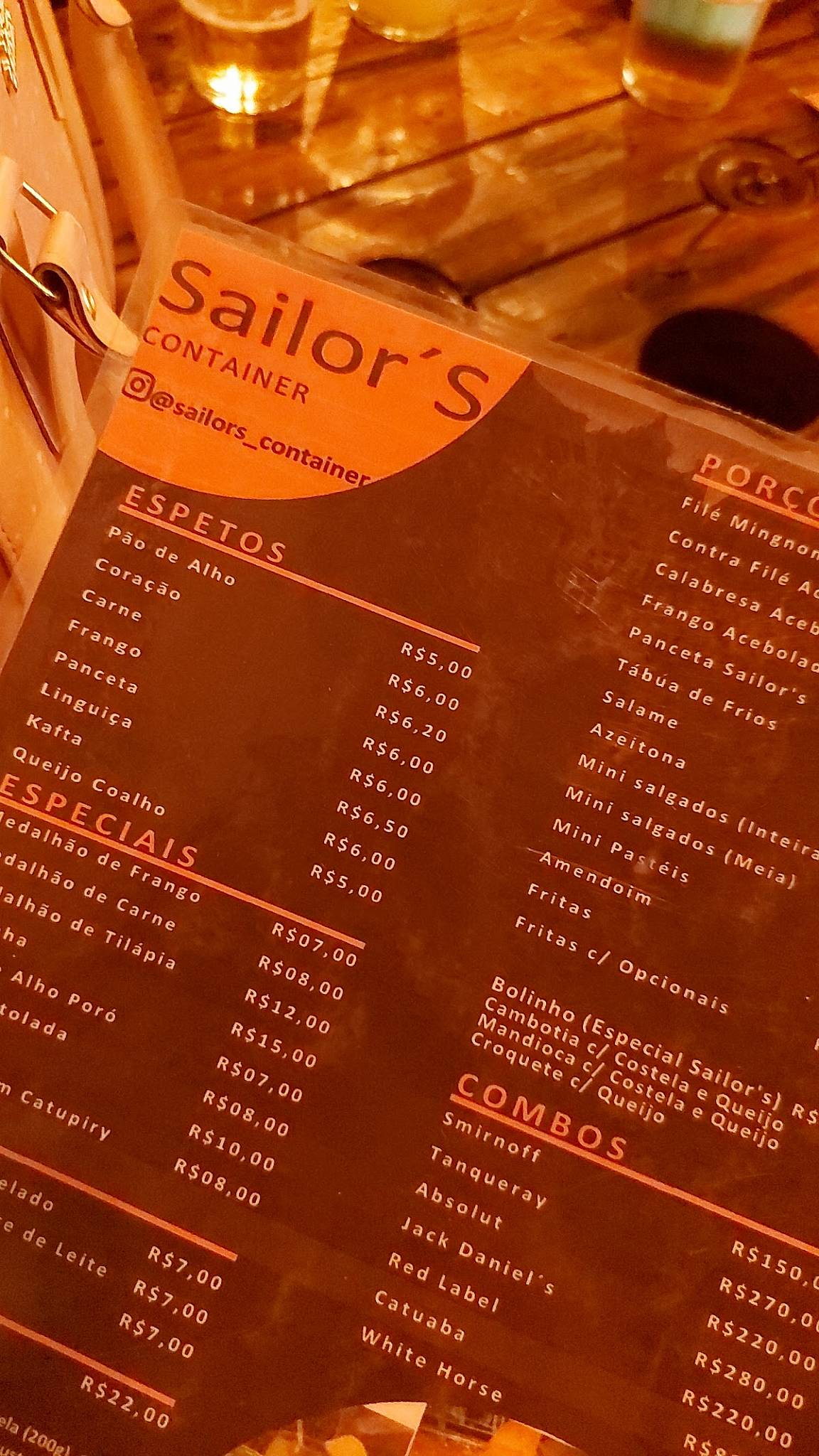 HANGAR 888 MUSIC BAR cardápio