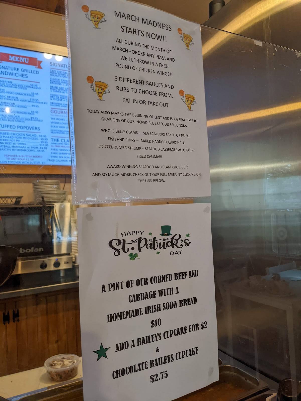 Menu at Smithsonian Cafe and Chowderhouse, Hatfield