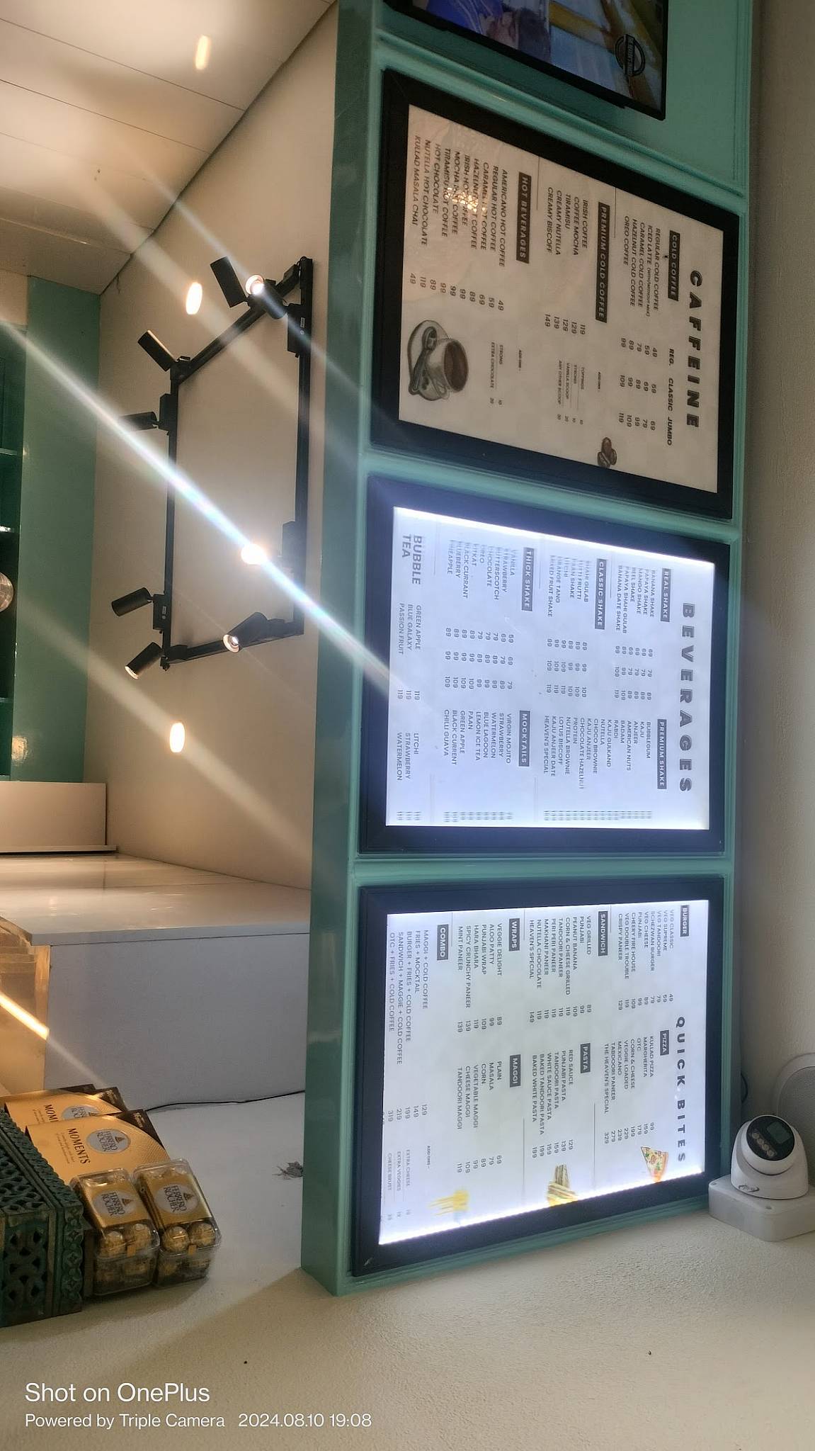 THE HEAVENS SHAKES menu
