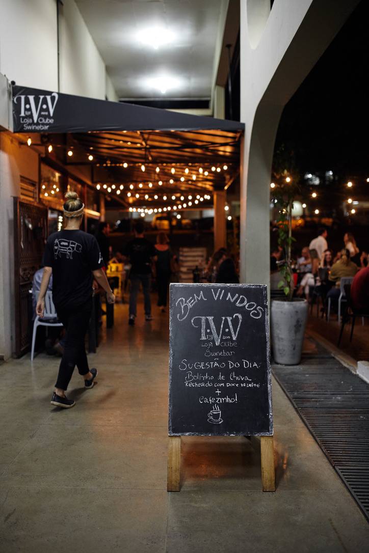 IVV Swinebar - O melhor Bar de Vinhos de Brasília cardápio