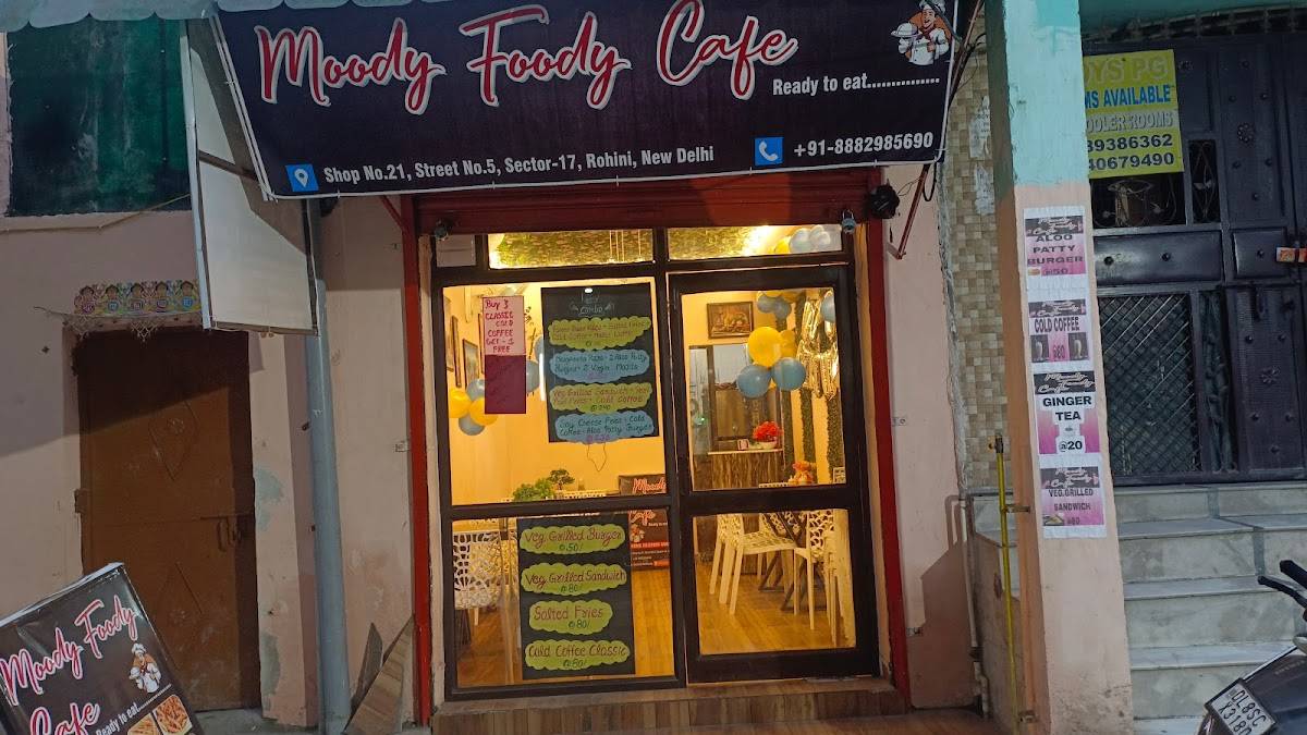 MOODY FOODY CAFE menu