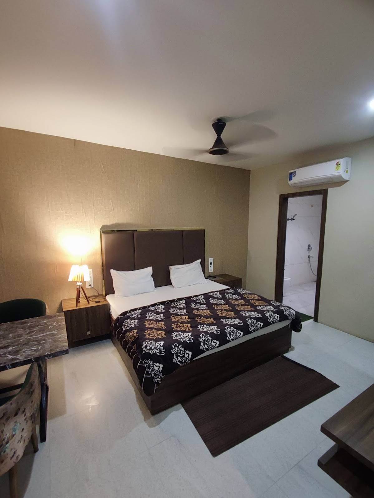 Setia Hotel Bar & Rooms menu