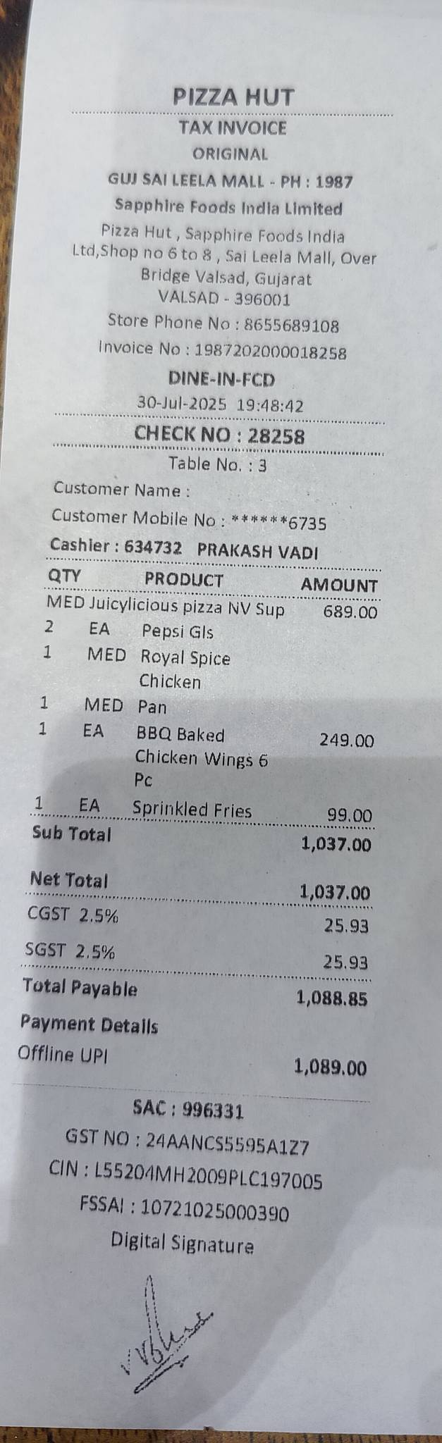 Pizza Hut Sai Leela Mall, Valsad menu