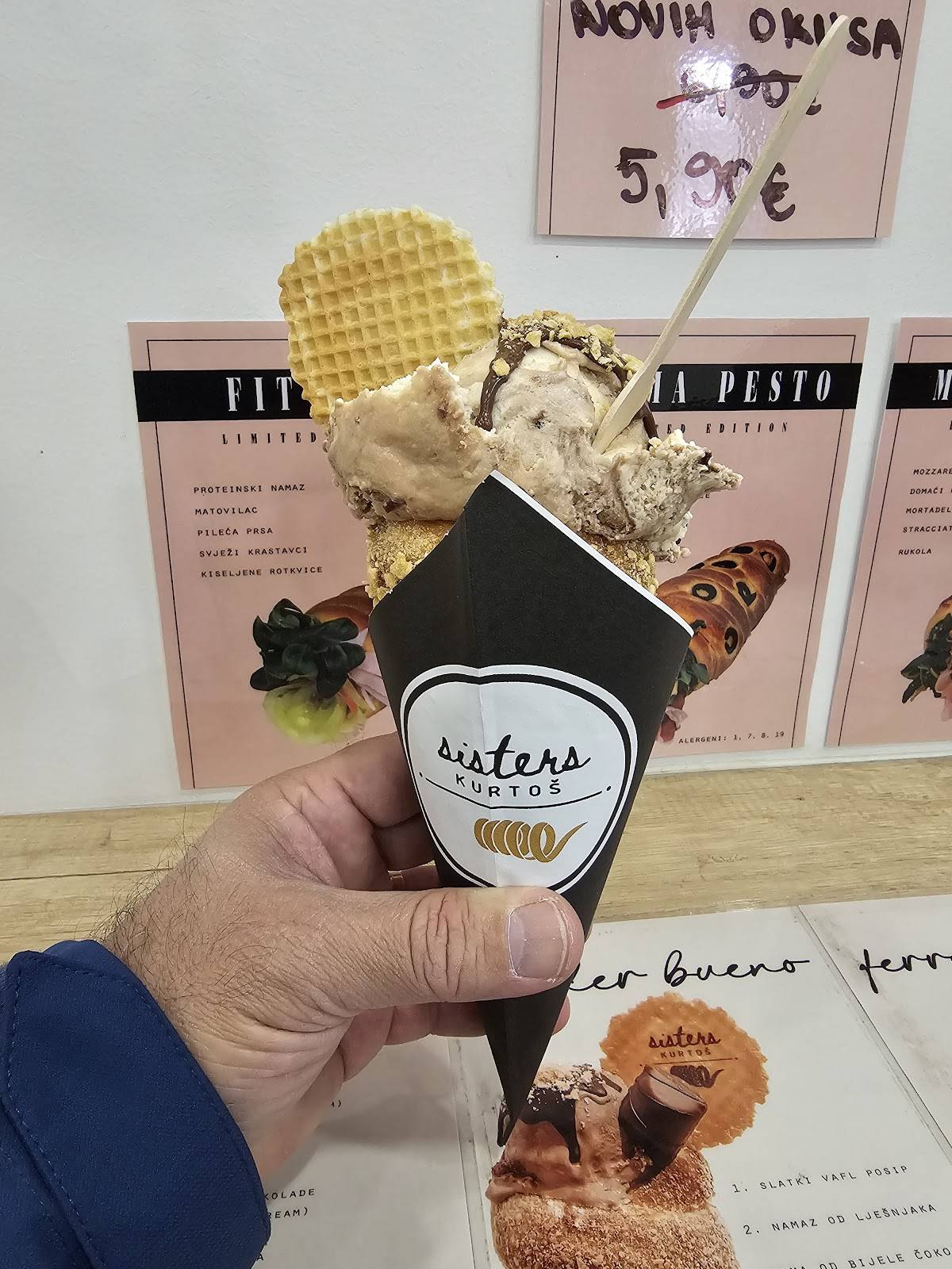 Menu di Sisters Kurtos 