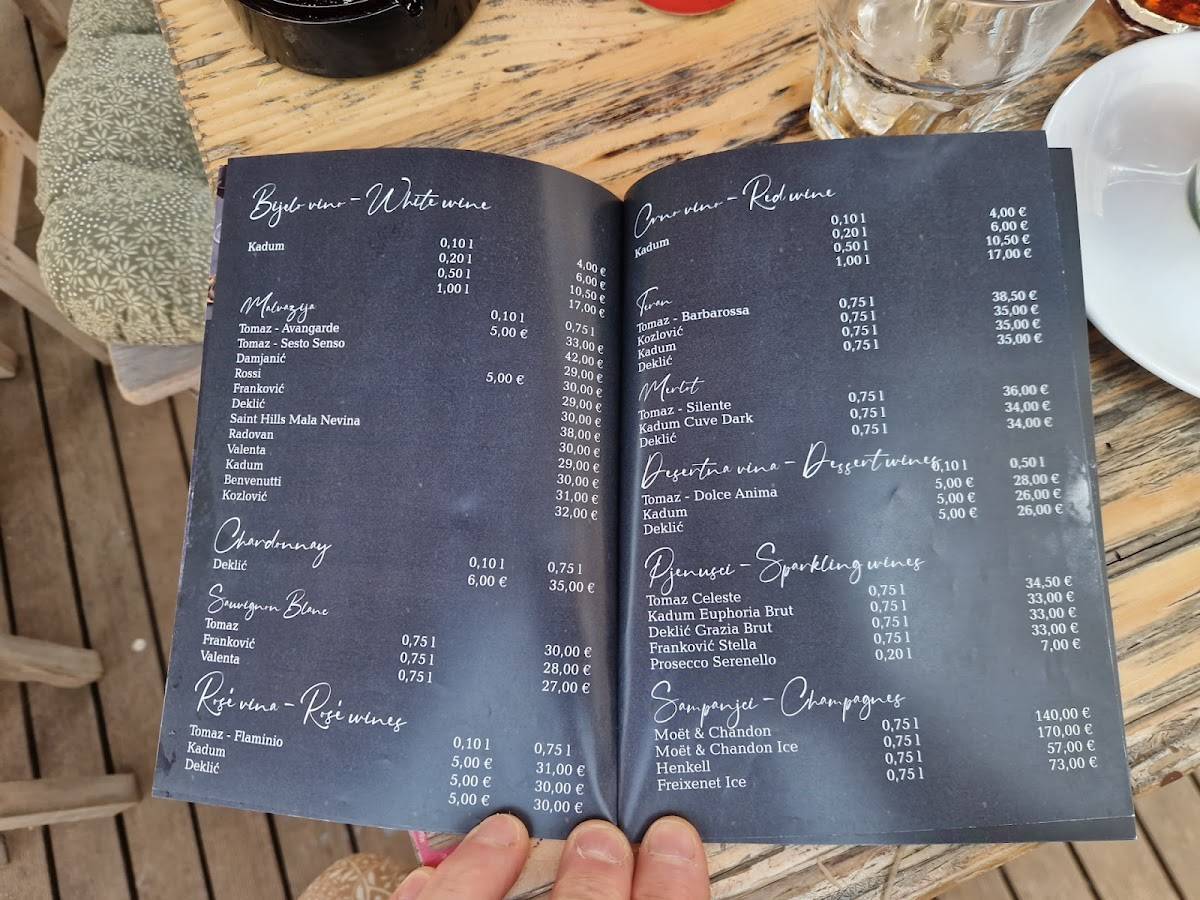 Menu di Ulixes Wine Garden 