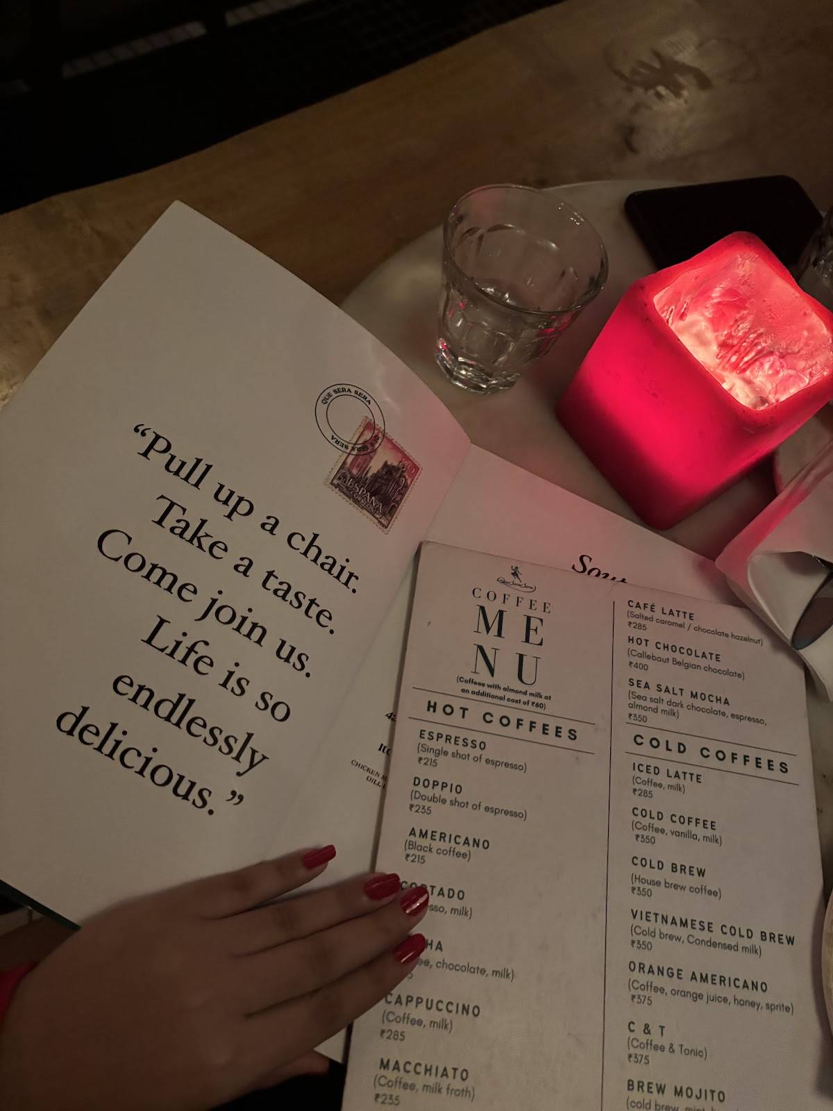 Que Sera Sera Restaurant & Bar menu