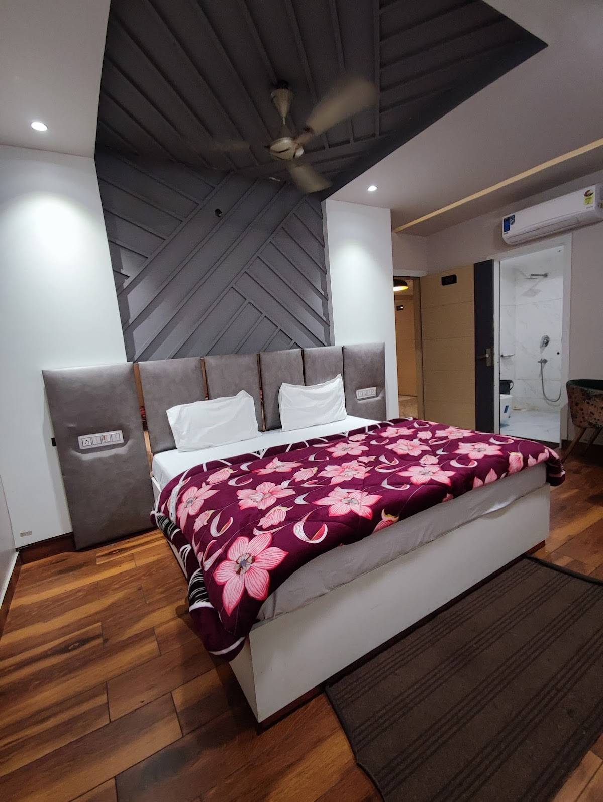 Setia Hotel Bar & Rooms menu
