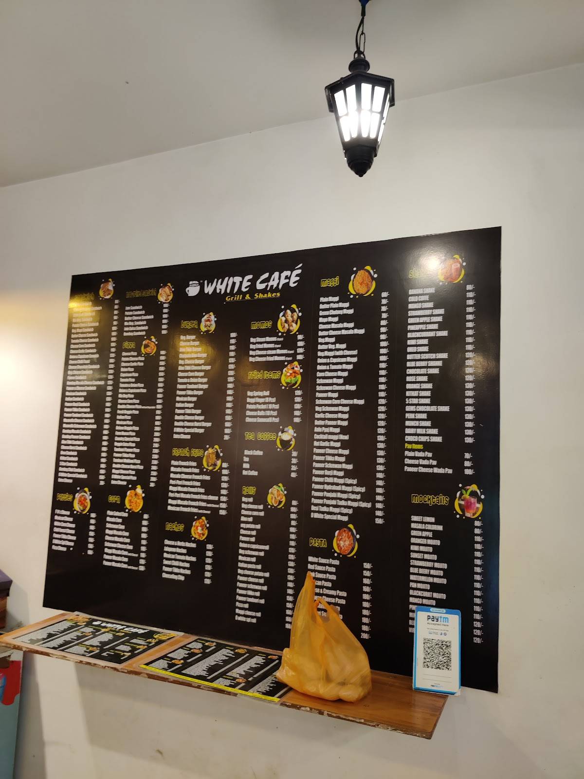 D WHITE CAFE menu