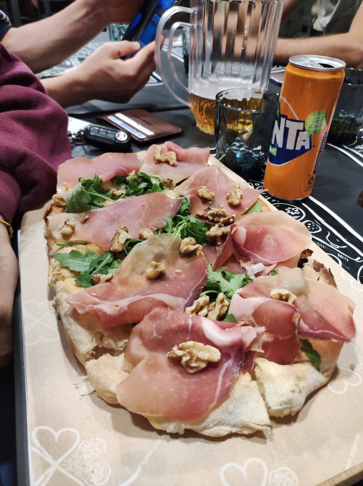 Menu di Pizzeria Tuxedo 