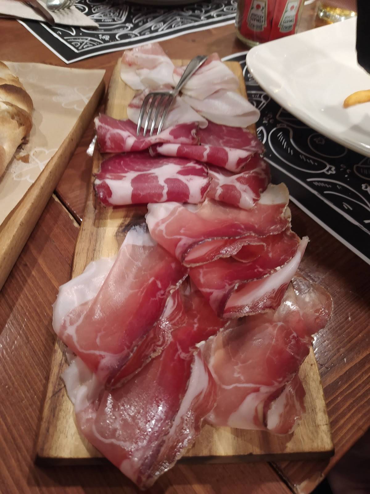 Menu di Pizzeria Tuxedo 