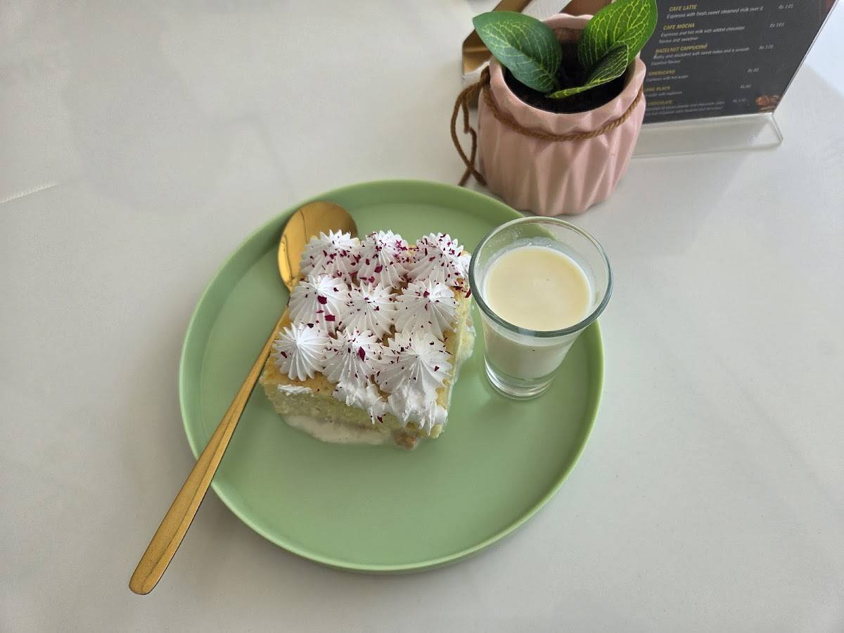 Mocco Cake House menu