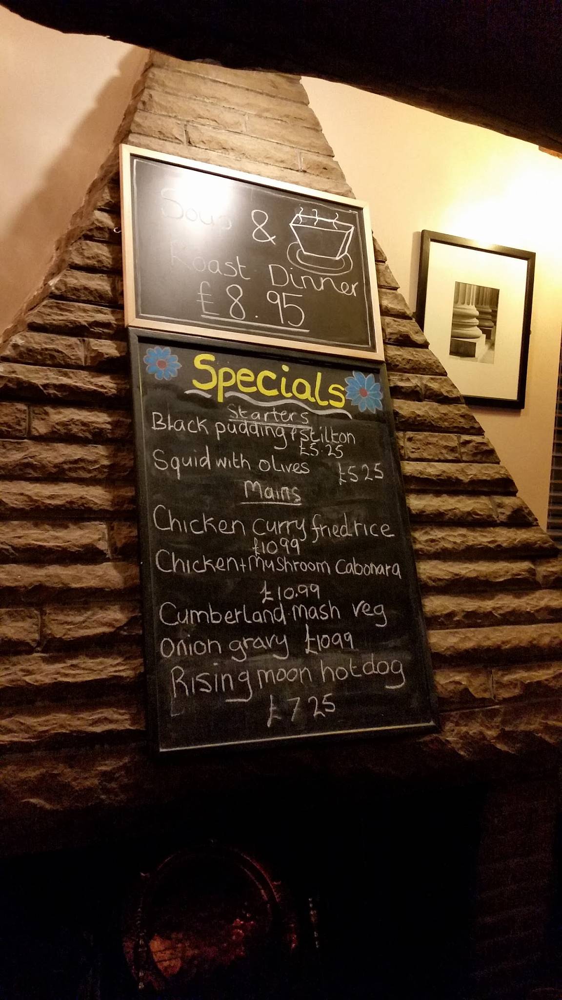 Menu at Rising Moon pub & bar, Hyde