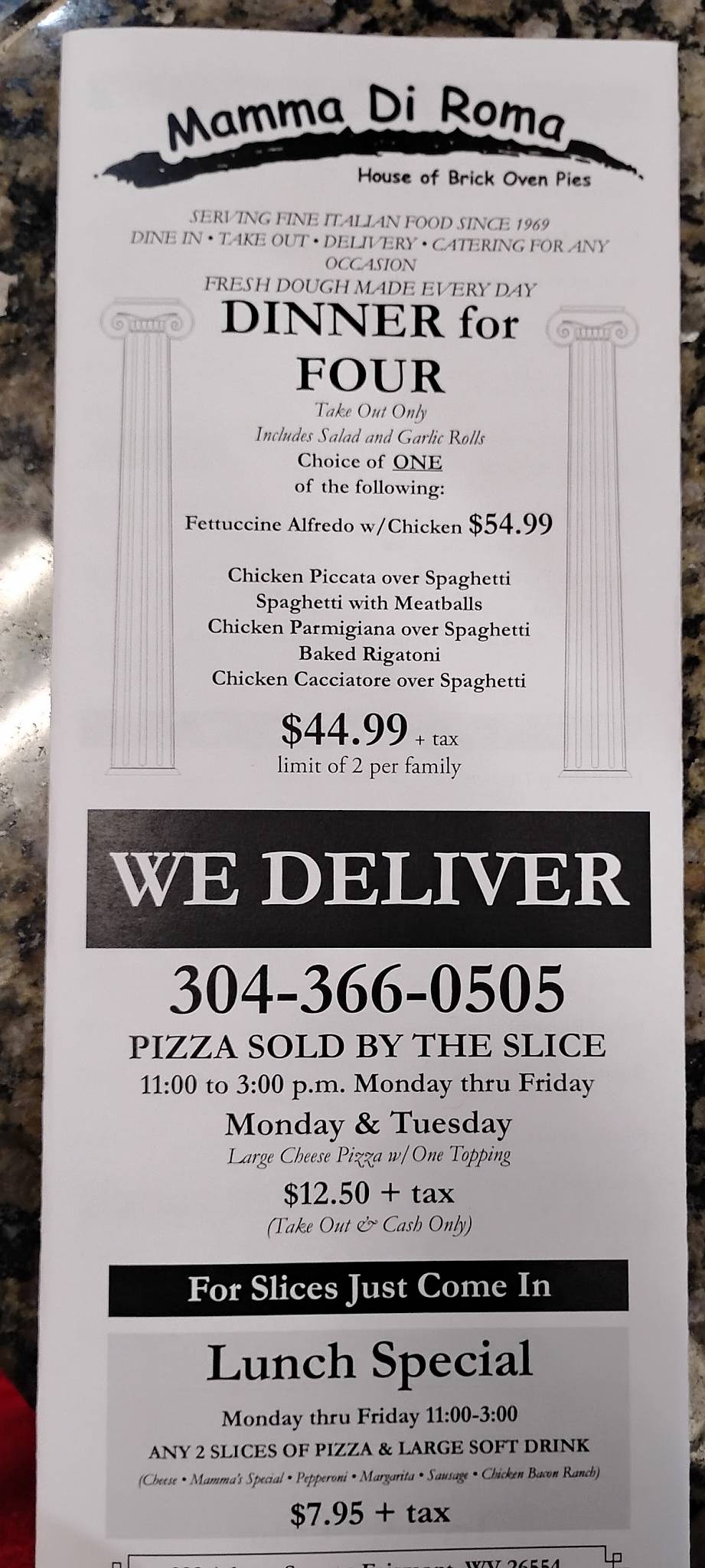 Menu at Mama Di Roma pizzeria, Fairmont